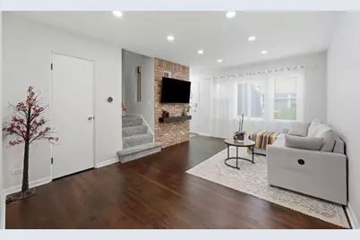 221 S Maple Avenue #C, Oak Park, IL 60302 - Photo 3