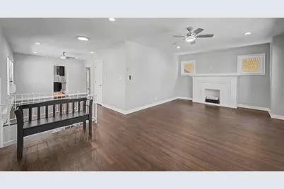 4945 W Addison Street, Chicago, IL 60641 - Photo 11
