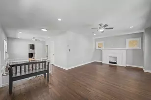 4945 W Addison St, Chicago, IL 60641 - Photo 11