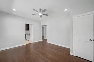4945 W Addison St, Chicago, IL 60641 - Photo 15