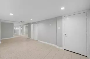 4945 W Addison St, Chicago, IL 60641 - Photo 37