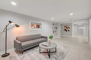 4945 W Addison St, Chicago, IL 60641 - Photo 9