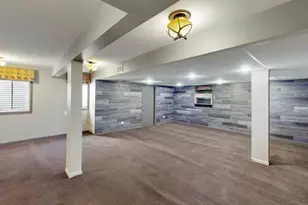 3510 High Hill Cir, Carpentersville, IL 60110 - Photo 11