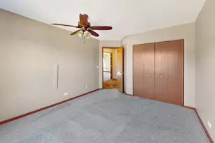 3510 High Hill Cir, Carpentersville, IL 60110 - Photo 15