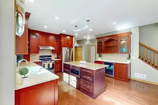 3510 High Hill Cir, Carpentersville, IL 60110 - Photo 5