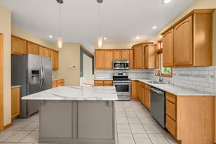 101 Hickory Ln, Kirkland, IL 60146 - Photo 11
