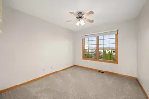 101 Hickory Ln, Kirkland, IL 60146 - Photo 25