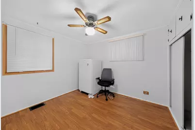 221 N Dorchester Avenue, Wheaton, IL 60187 - Photo 11