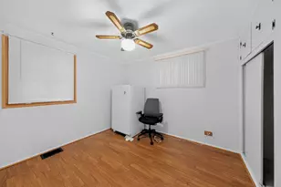 221 N Dorchester Ave, Wheaton, IL 60187 - Photo 11