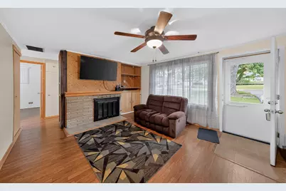 221 N Dorchester Avenue, Wheaton, IL 60187 - Photo 3