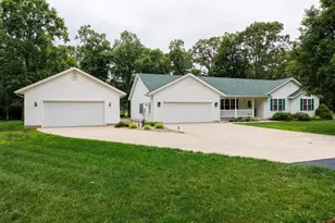 3608 Andrews Ct, Salem, IL 62881 - Photo 1