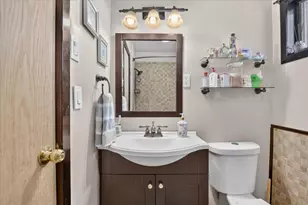 1204 W Violet St, Freeport, IL 61032 - Photo 27