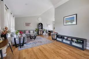25W055 Canary Ct, Naperville, IL 60540 - Photo 3