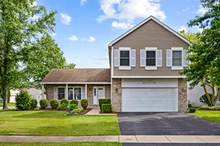 25W055 Canary Ct, Naperville, IL 60540 - Photo 1
