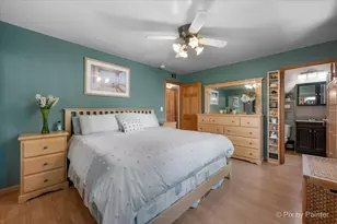 445 Harvest Ln, Roselle, IL 60172 - Photo 7