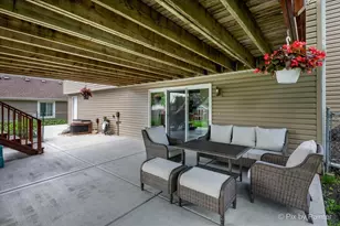 445 Harvest Ln, Roselle, IL 60172 - Photo 17