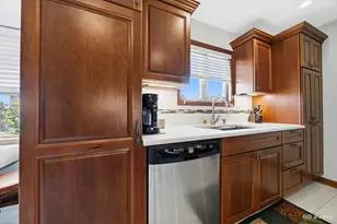 15155 Ridgeway Ave, Midlothian, IL 60445 - Photo 11