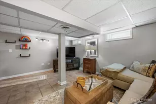 72 W Irving Park Rd, Roselle, IL 60172 - Photo 21
