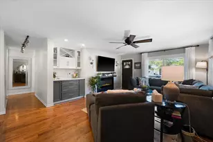 72 W Irving Park Rd, Roselle, IL 60172 - Photo 11