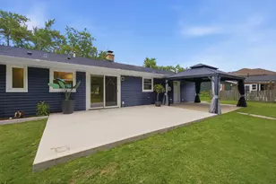 1927 Warwick Ln, Schaumburg, IL 60193 - Photo 29