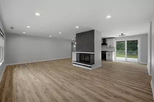 1927 Warwick Ln, Schaumburg, IL 60193 - Photo 15