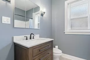 7649 S Yates Blvd, Chicago, IL 60649 - Photo 19