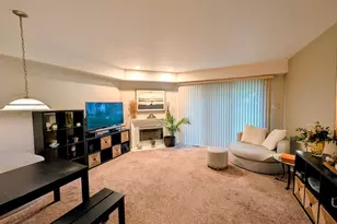 1339 Cranbrook Ct, Schaumburg, IL 60193 - Photo 3