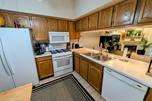 1339 Cranbrook Ct, Schaumburg, IL 60193 - Photo 5
