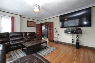8126 S Chappel Ave, Chicago, IL 60617 - Photo 5