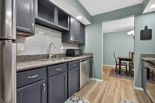 1111 E Jefferson St, Bloomington, IL 61701 - Photo 11