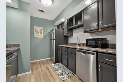 1111 E Jefferson Street #9, Bloomington, IL 61701 - Photo 9