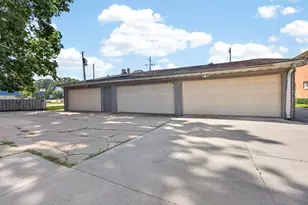1111 E Jefferson St, Bloomington, IL 61701 - Photo 25