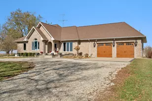 10739 E 3200 N Rd, Blackstone, IL 61313 - Photo 3