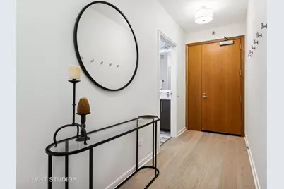 501 N Clinton Street #704, Chicago, IL 60654 - Photo 5