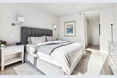501 N Clinton Street #704, Chicago, IL 60654 - Photo 15