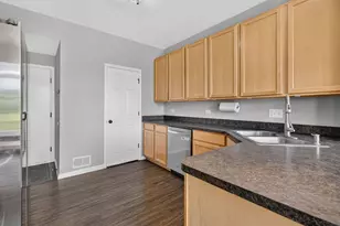 25002 Clare Cir, Manhattan, IL 60442 - Photo 15
