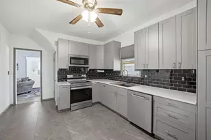 924 Prospect St, Dekalb, IL 60115 - Photo 9