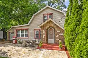1078 Greenview Ave, Des Plaines, IL 60016 - Photo 1