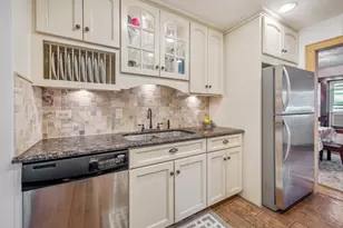 1078 Greenview Ave, Des Plaines, IL 60016 - Photo 9