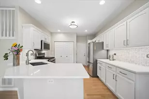 294 Larsdotter Ln, Geneva, IL 60134 - Photo 7