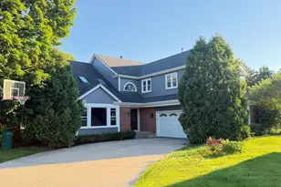 2904 Scottish Pine Ct, Buffalo Grove, IL 60089 - Photo 1