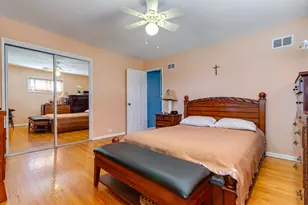 1823 Dobson St, Evanston, IL 60202 - Photo 5