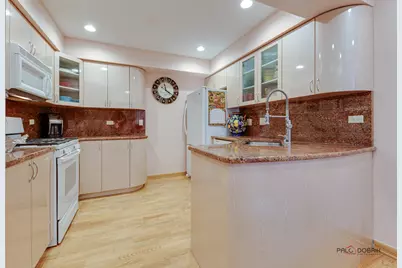 3209 N Daniels Court, Arlington Heights, IL 60004 - Photo 13