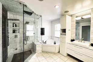 4249 N Kolmar Ave, Chicago, IL 60641 - Photo 9