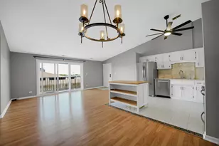 6264 S Gullikson Rd, Chicago, IL 60638 - Photo 9