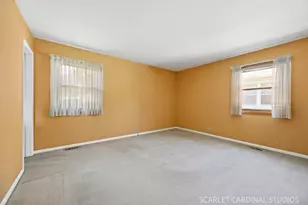 1216 Berkenshire Ln, Elk Grove Village, IL 60007 - Photo 11