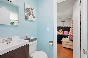 850 Austin Ave, Aurora, IL 60505 - Photo 11