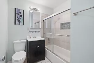 850 Austin Ave, Aurora, IL 60505 - Photo 15