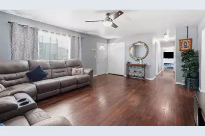 850 Austin Avenue, Aurora, IL 60505 - Photo 5