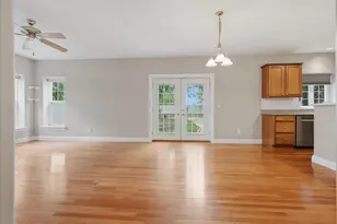 2202 Bloomingdale Rd, Bloomington, IL 61705 - Photo 9